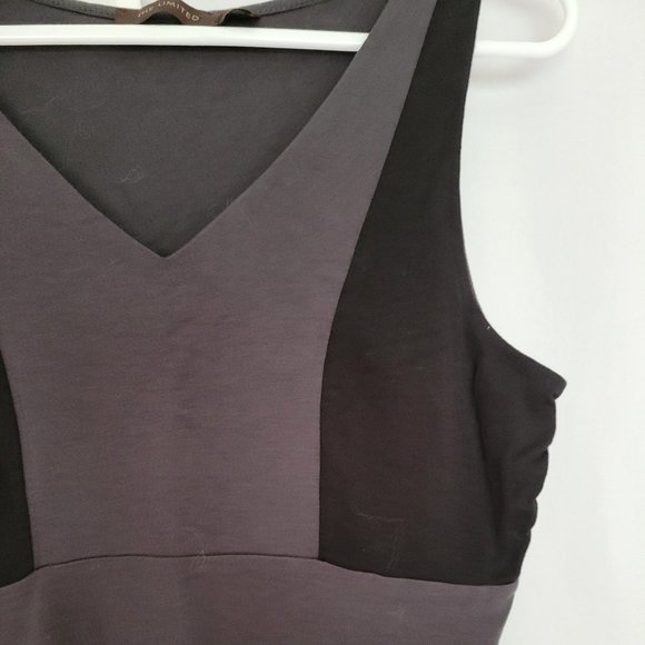 Black and gray color block sleeveless top - Picture 3 of 4